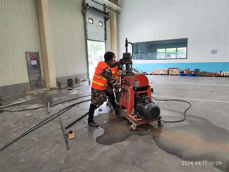 洪梅镇厂房地面下沉塌陷注浆加固施工